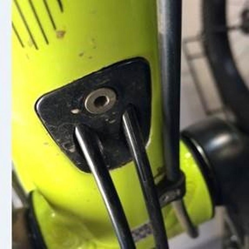 CBG MY16 Specialized Camber/Sj/Fuse/Ruze Cable Downtube Cable Guide And Bolt