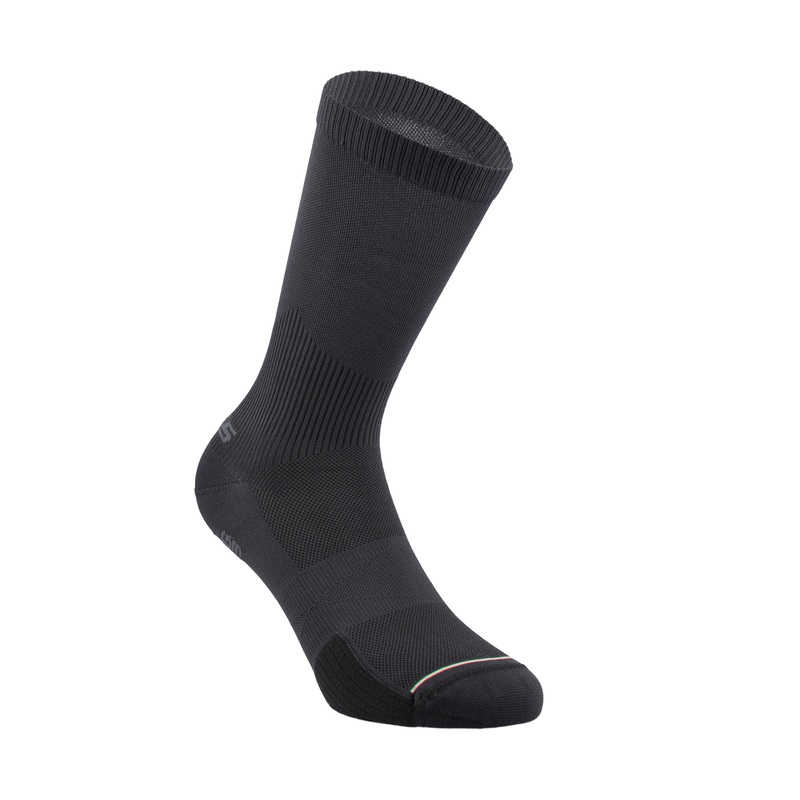 Q36.5 Ultra Long Cycling Socks | Black